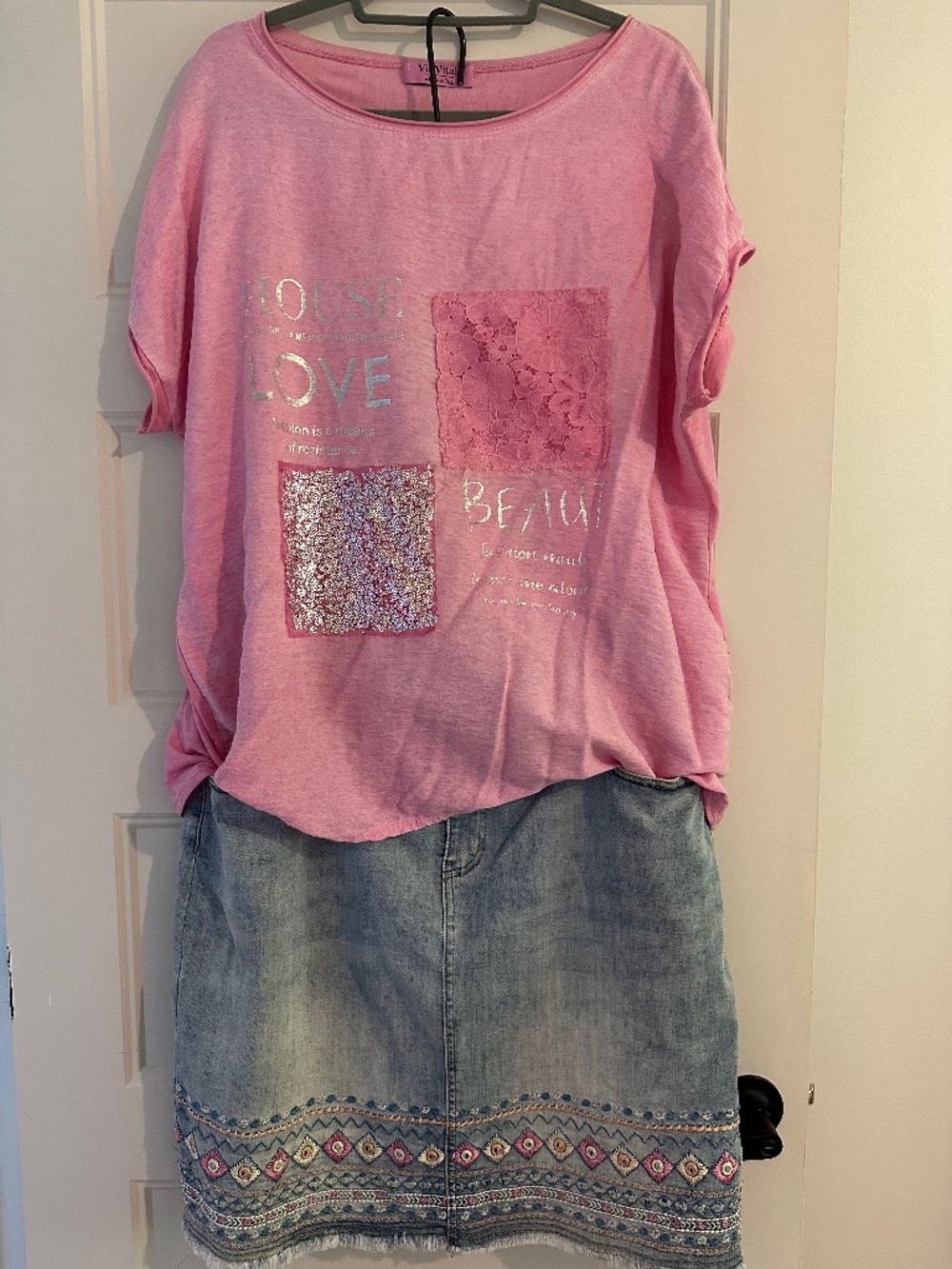 T Shirt & Denim Jean Skirt Set -like new